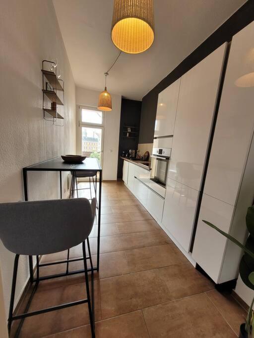 Design Altbauwohnung Mit Balkon Und Parkplatz Leipzig Exterior foto
