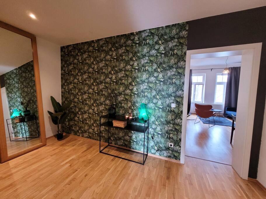 Design Altbauwohnung Mit Balkon Und Parkplatz Leipzig Exterior foto