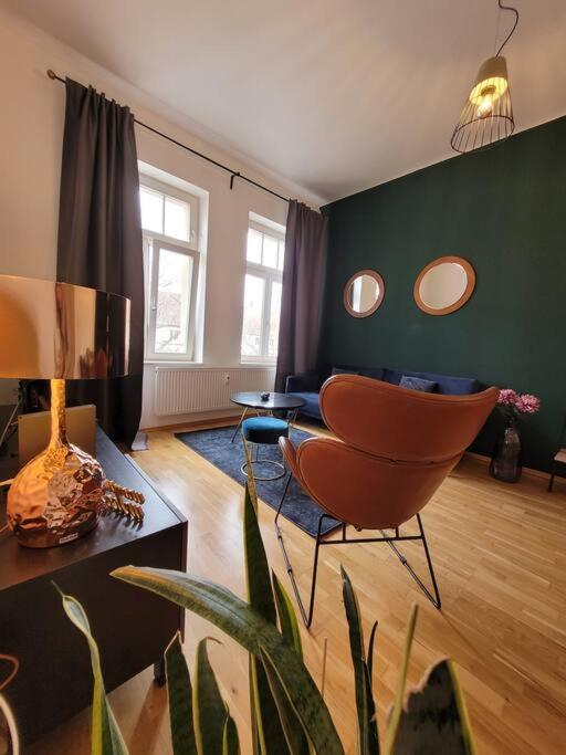 Design Altbauwohnung Mit Balkon Und Parkplatz Leipzig Exterior foto