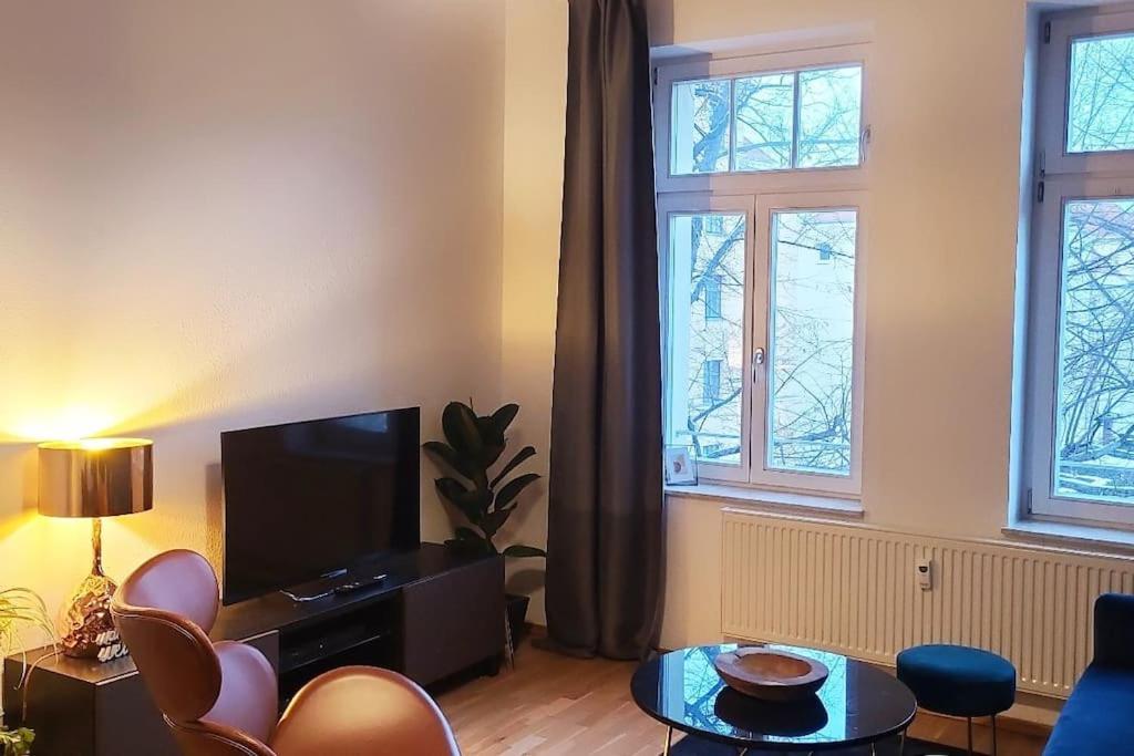 Design Altbauwohnung Mit Balkon Und Parkplatz Leipzig Exterior foto