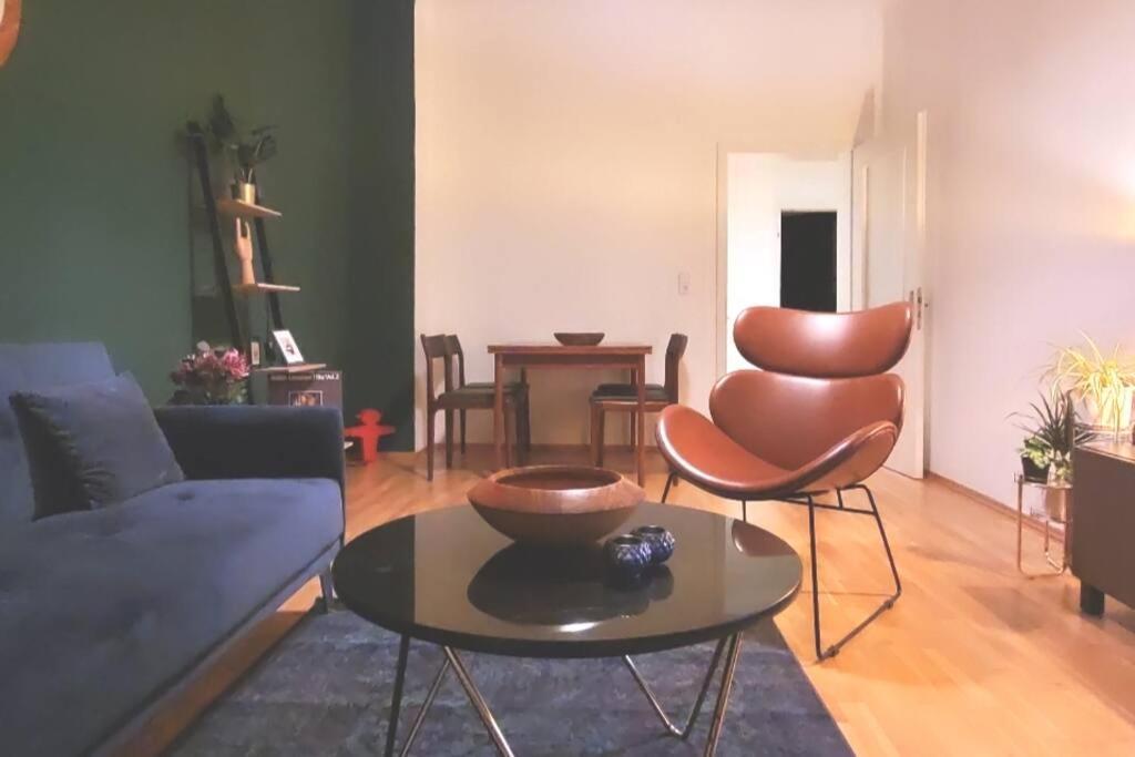 Design Altbauwohnung Mit Balkon Und Parkplatz Leipzig Exterior foto