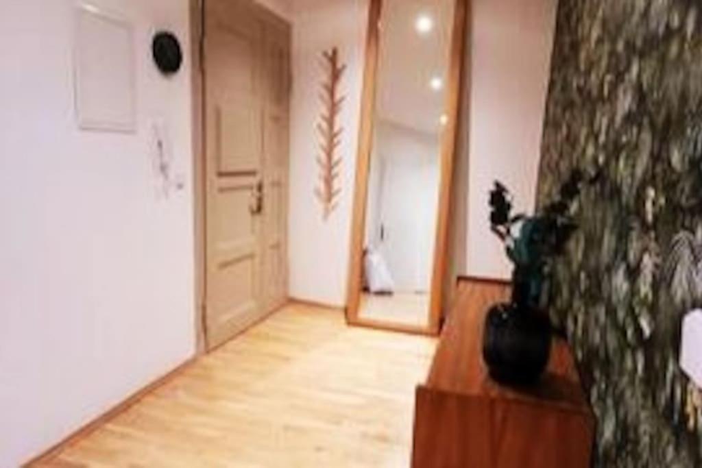 Design Altbauwohnung Mit Balkon Und Parkplatz Leipzig Exterior foto